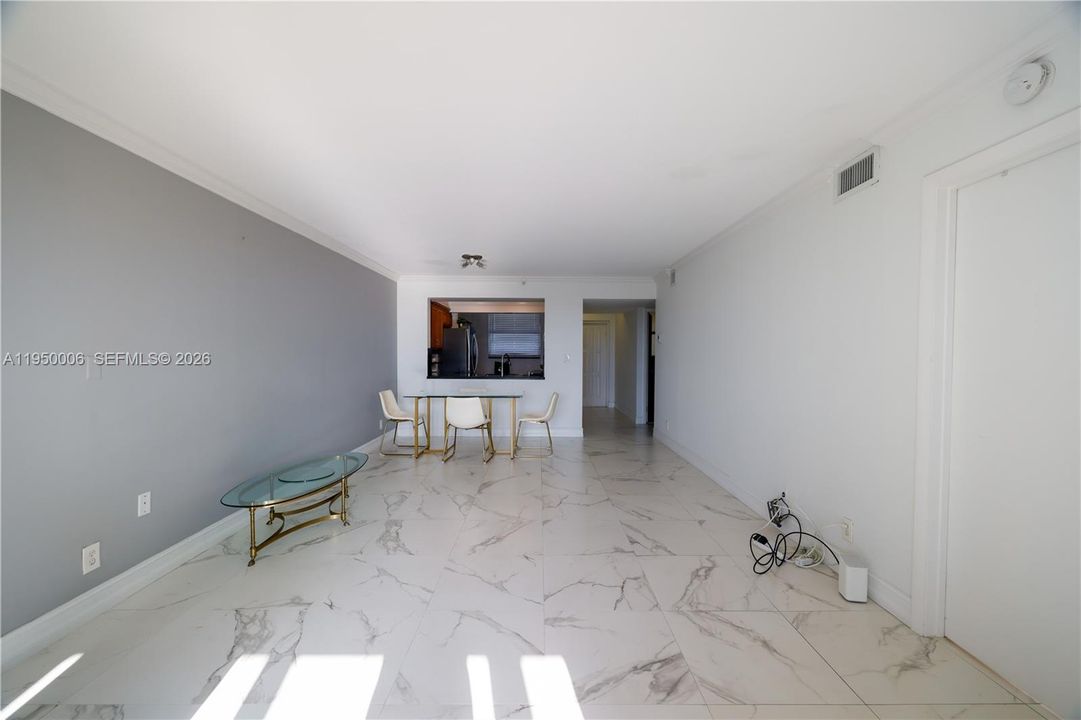 Activo con contrato: $254,900 (2 camas, 2 baños, 1200 Pies cuadrados)