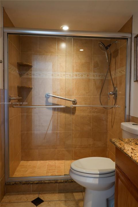 Activo con contrato: $254,900 (2 camas, 2 baños, 1200 Pies cuadrados)