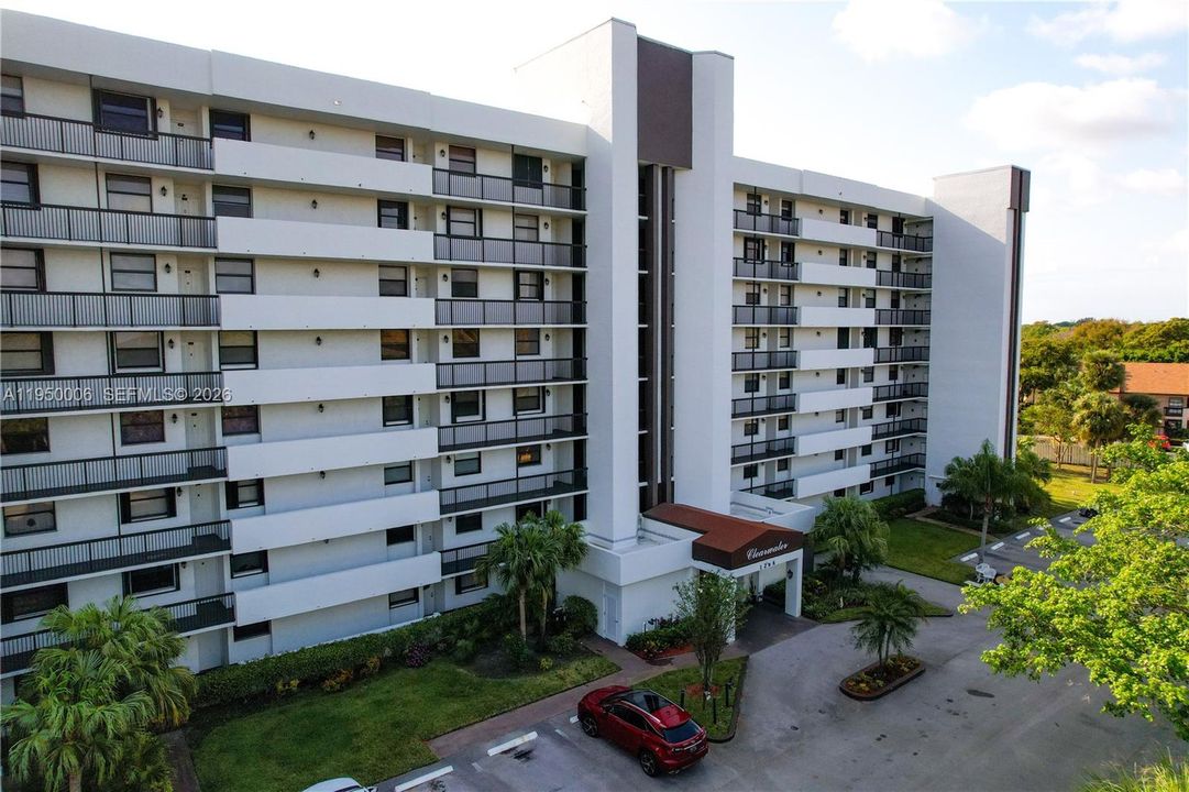 Activo con contrato: $254,900 (2 camas, 2 baños, 1200 Pies cuadrados)