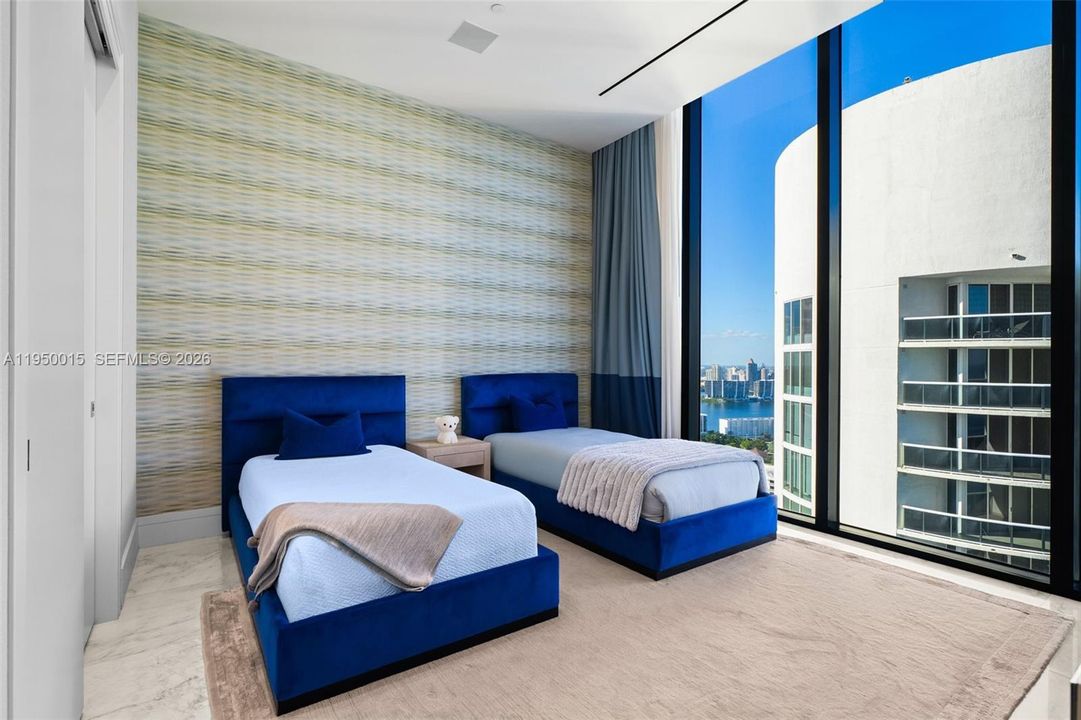 En Venta: $3,295,000 (2 camas, 2 baños, 2042 Pies cuadrados)