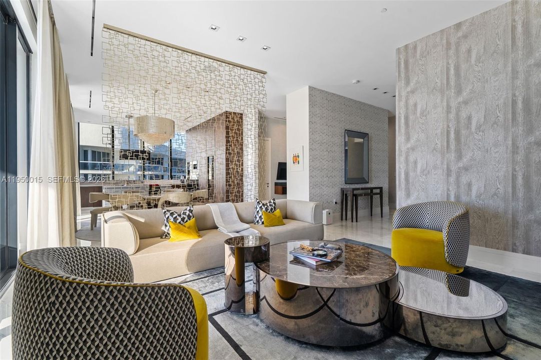 En Venta: $3,295,000 (2 camas, 2 baños, 2042 Pies cuadrados)