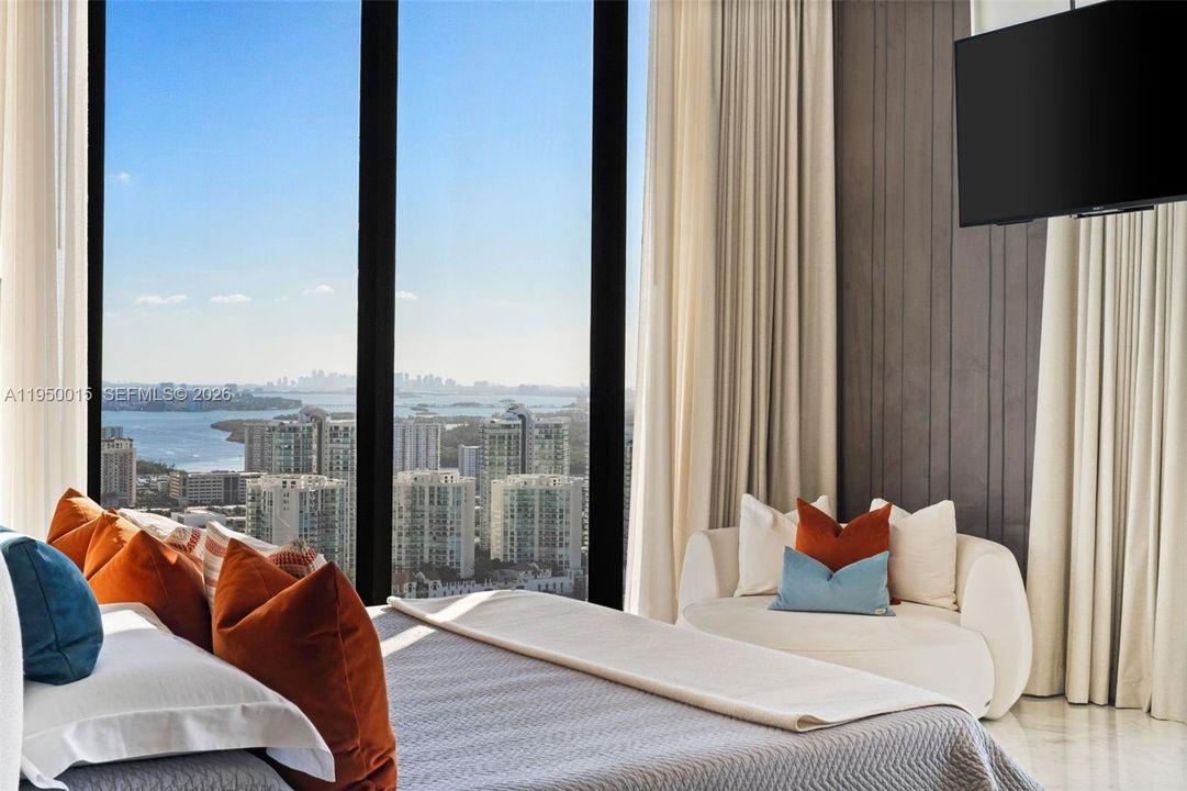 En Venta: $3,295,000 (2 camas, 2 baños, 2042 Pies cuadrados)