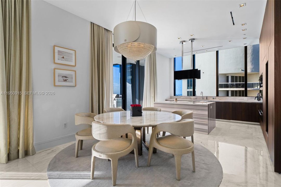 En Venta: $3,295,000 (2 camas, 2 baños, 2042 Pies cuadrados)