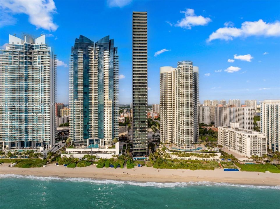En Venta: $3,295,000 (2 camas, 2 baños, 2042 Pies cuadrados)
