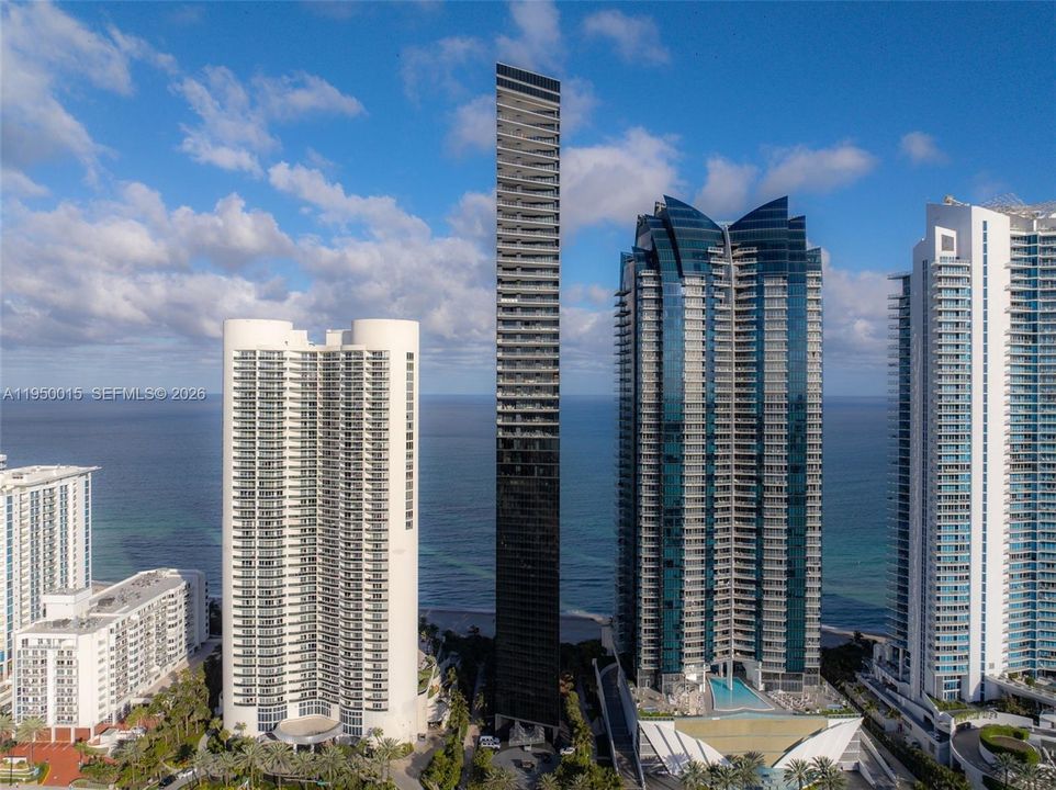 En Venta: $3,295,000 (2 camas, 2 baños, 2042 Pies cuadrados)