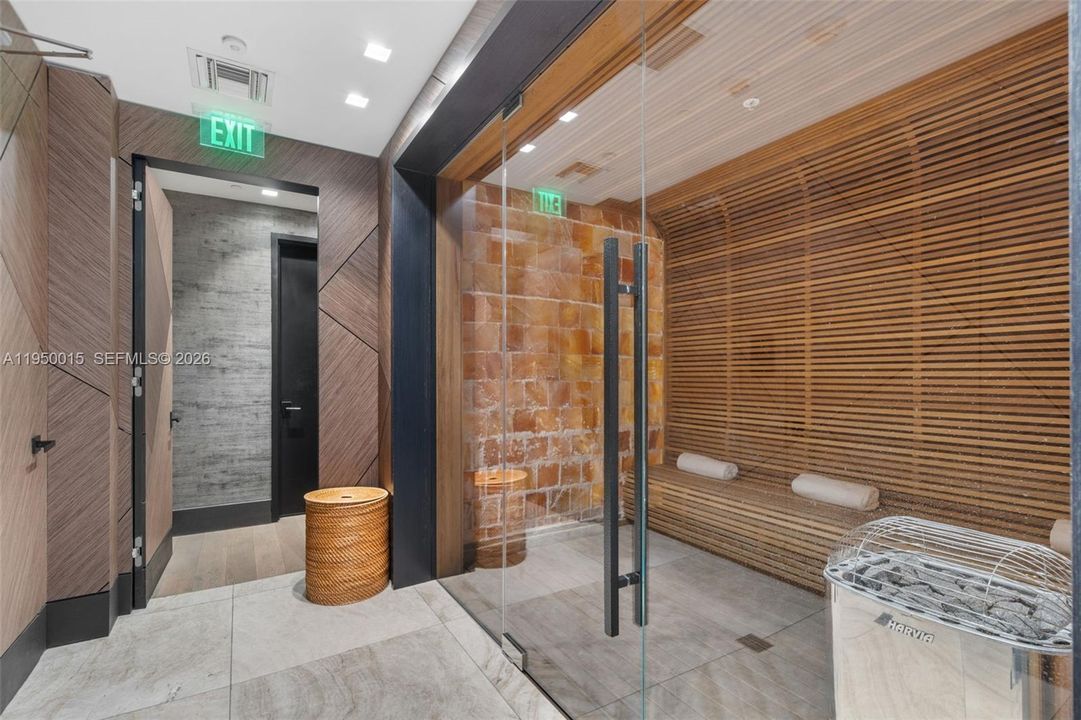 En Venta: $3,295,000 (2 camas, 2 baños, 2042 Pies cuadrados)