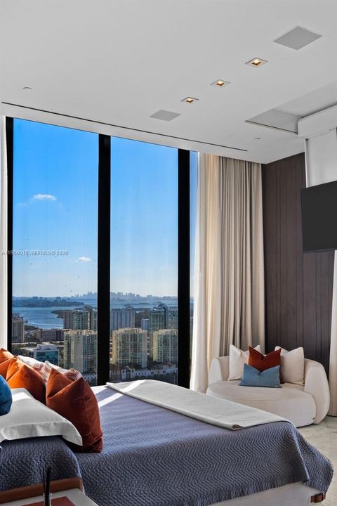 En Venta: $3,295,000 (2 camas, 2 baños, 2042 Pies cuadrados)