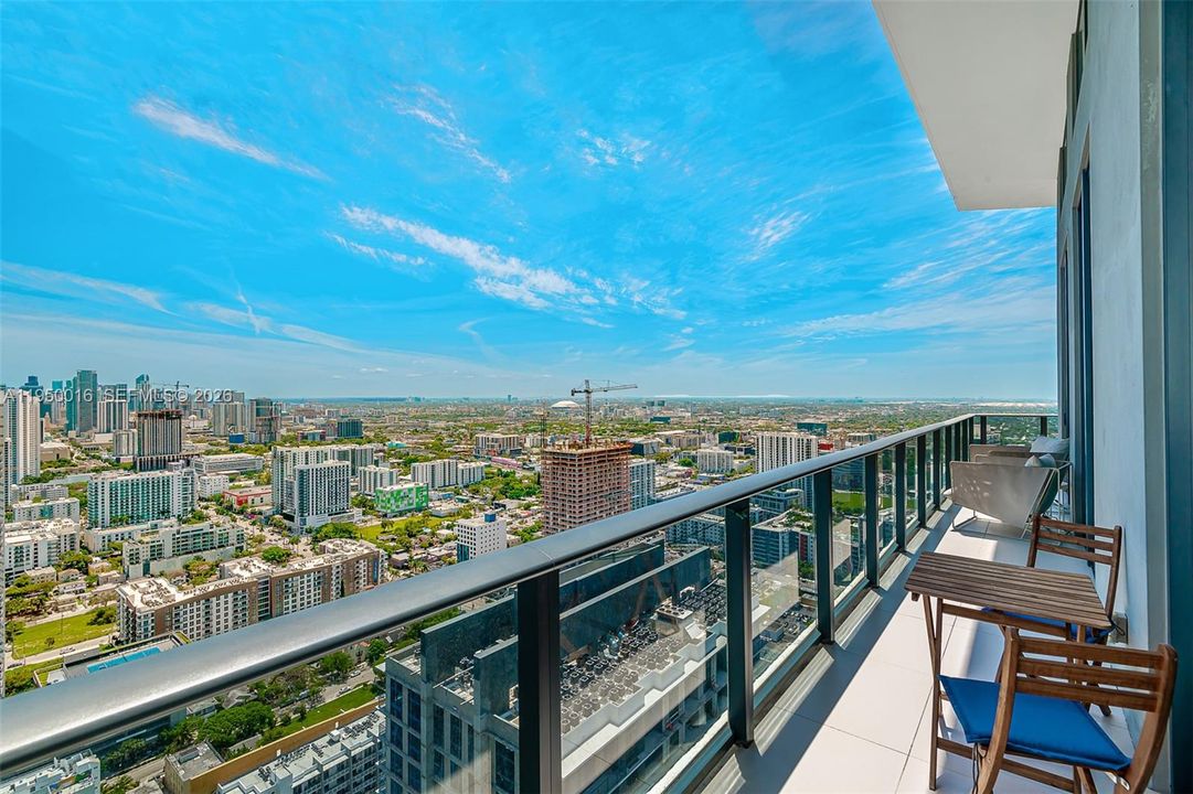 En Venta: $780,000 (2 camas, 2 baños, 1004 Pies cuadrados)