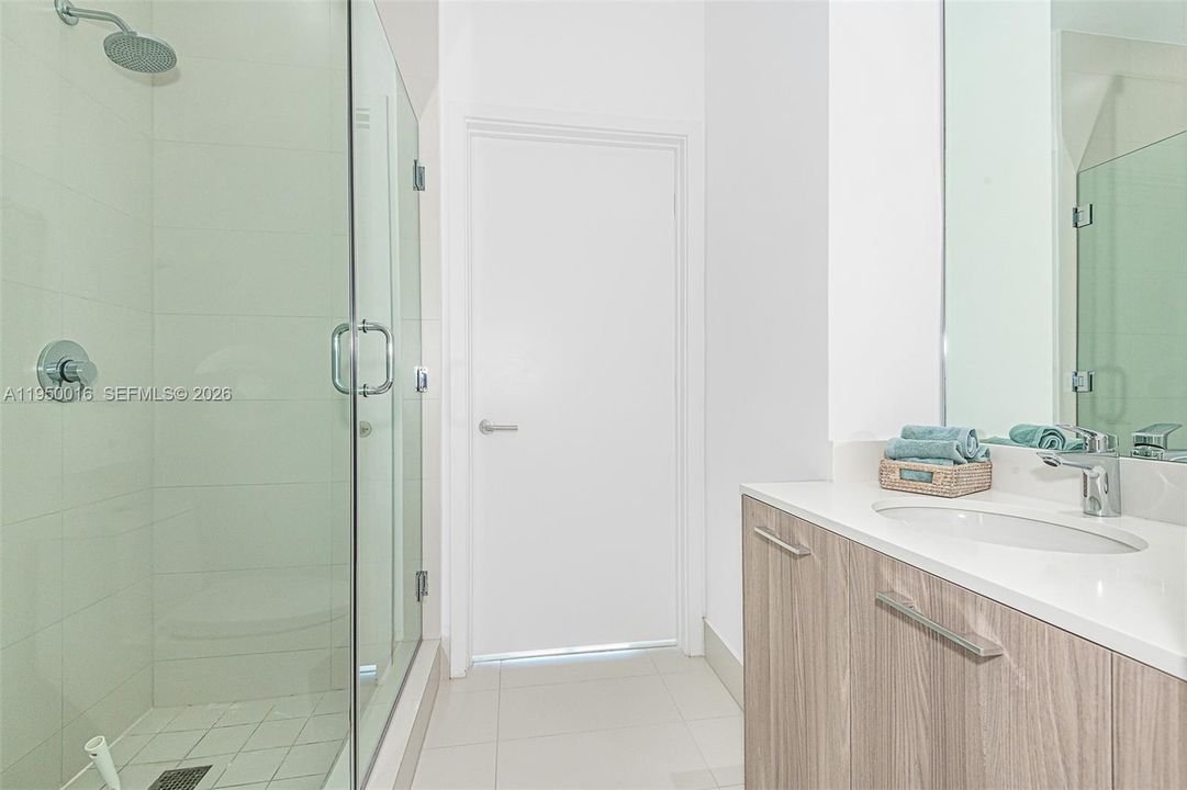 En Venta: $780,000 (2 camas, 2 baños, 1004 Pies cuadrados)