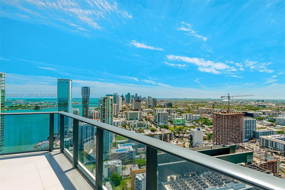 En Venta: $780,000 (2 camas, 2 baños, 1004 Pies cuadrados)