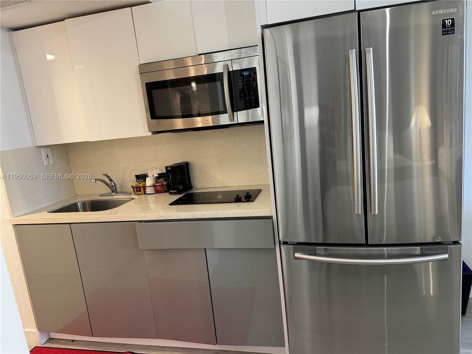 For Sale: $119,900 (0 beds, 1 baths, 410 Square Feet)