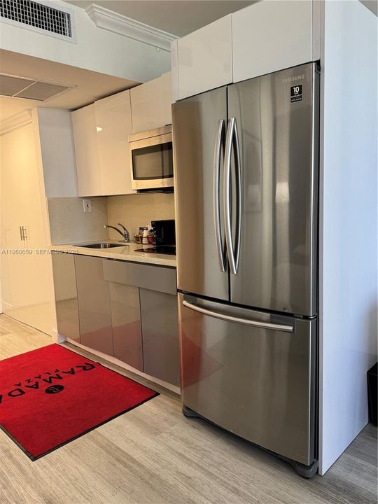 For Sale: $119,900 (0 beds, 1 baths, 410 Square Feet)