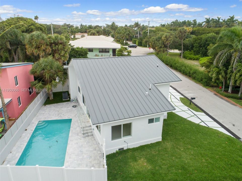 Vendido Recientemente: $1,500,000 (3 camas, 3 baños, 1342 Pies cuadrados)