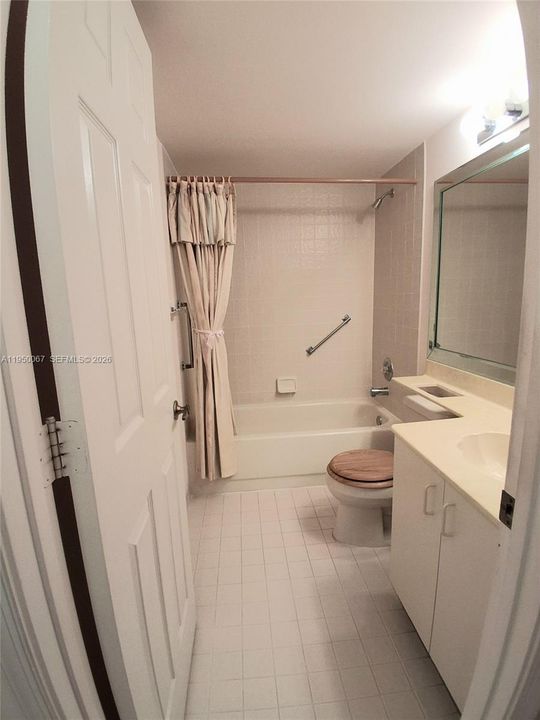 Active With Contract: $149,900 (2 beds, 2 baths, 1050 Square Feet)