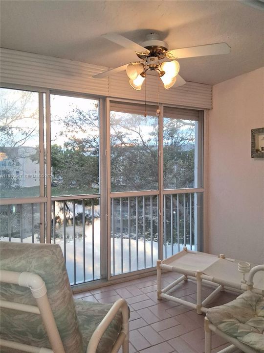 Active With Contract: $149,900 (2 beds, 2 baths, 1050 Square Feet)