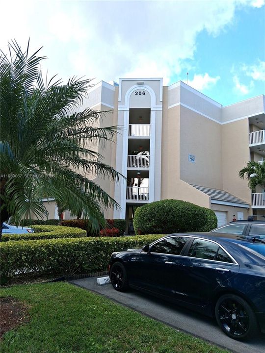 Active With Contract: $149,900 (2 beds, 2 baths, 1050 Square Feet)