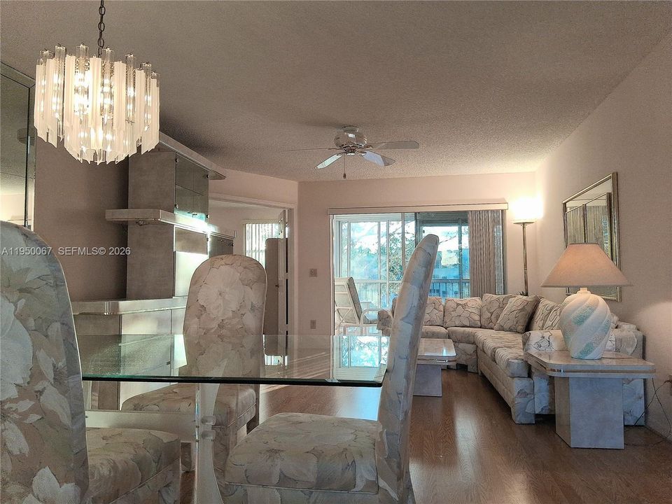 Active With Contract: $149,900 (2 beds, 2 baths, 1050 Square Feet)