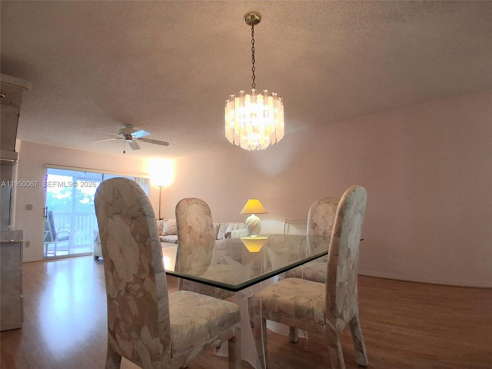 Active With Contract: $149,900 (2 beds, 2 baths, 1050 Square Feet)