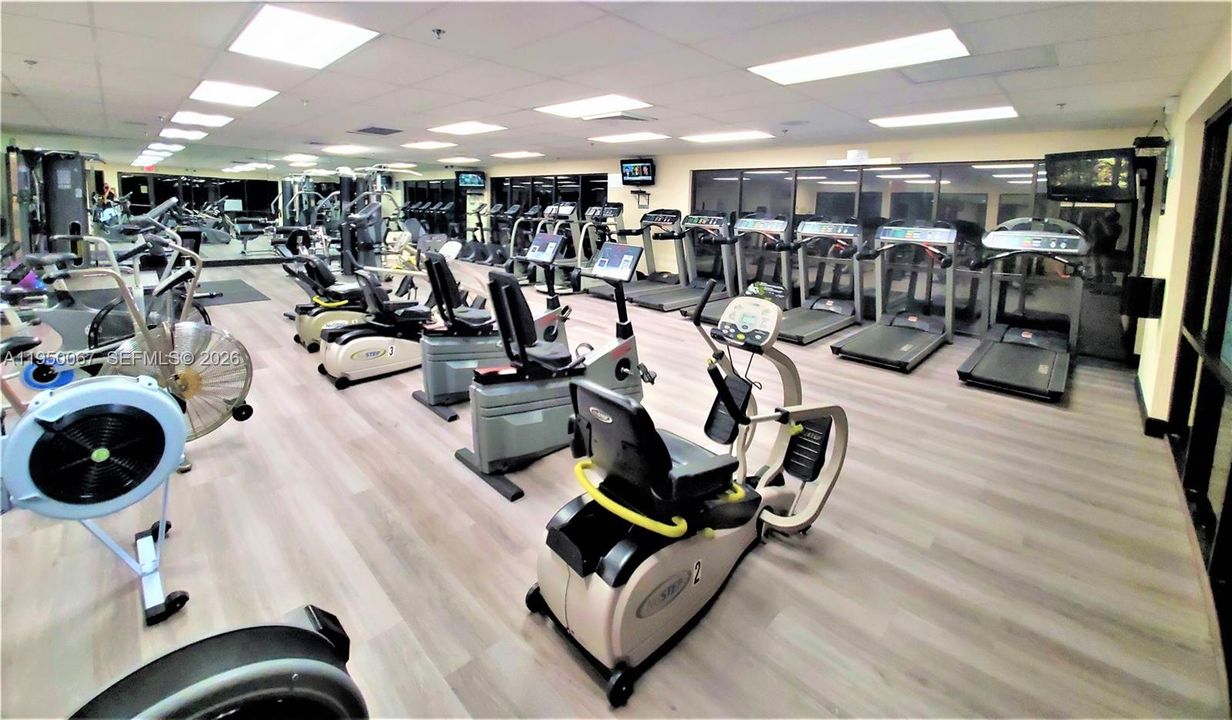 Active With Contract: $149,900 (2 beds, 2 baths, 1050 Square Feet)
