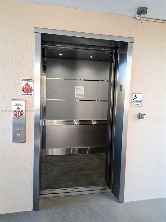 Active With Contract: $149,900 (2 beds, 2 baths, 1050 Square Feet)