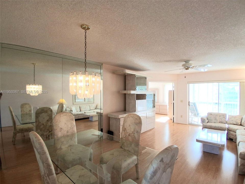 Active With Contract: $149,900 (2 beds, 2 baths, 1050 Square Feet)