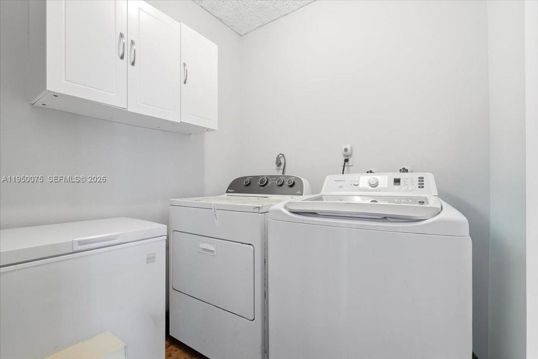 En Venta: $389,000 (3 camas, 2 baños, 1156 Pies cuadrados)