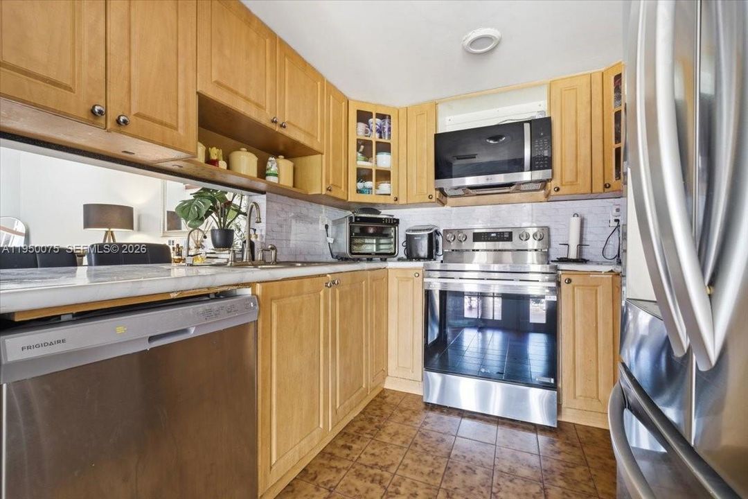 En Venta: $389,000 (3 camas, 2 baños, 1156 Pies cuadrados)