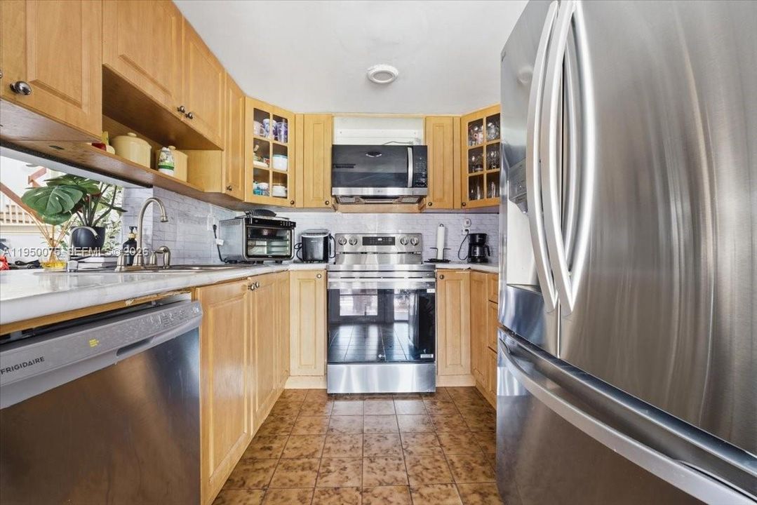 En Venta: $389,000 (3 camas, 2 baños, 1156 Pies cuadrados)