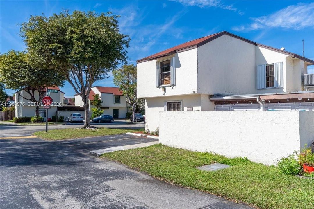En Venta: $389,000 (3 camas, 2 baños, 1156 Pies cuadrados)