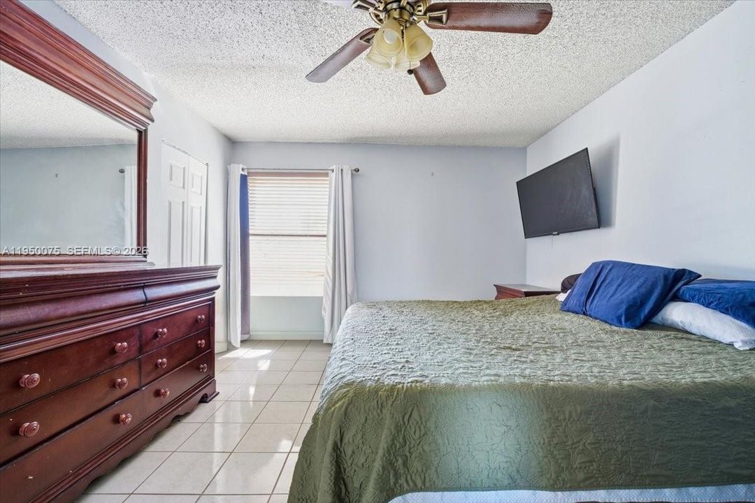 En Venta: $389,000 (3 camas, 2 baños, 1156 Pies cuadrados)