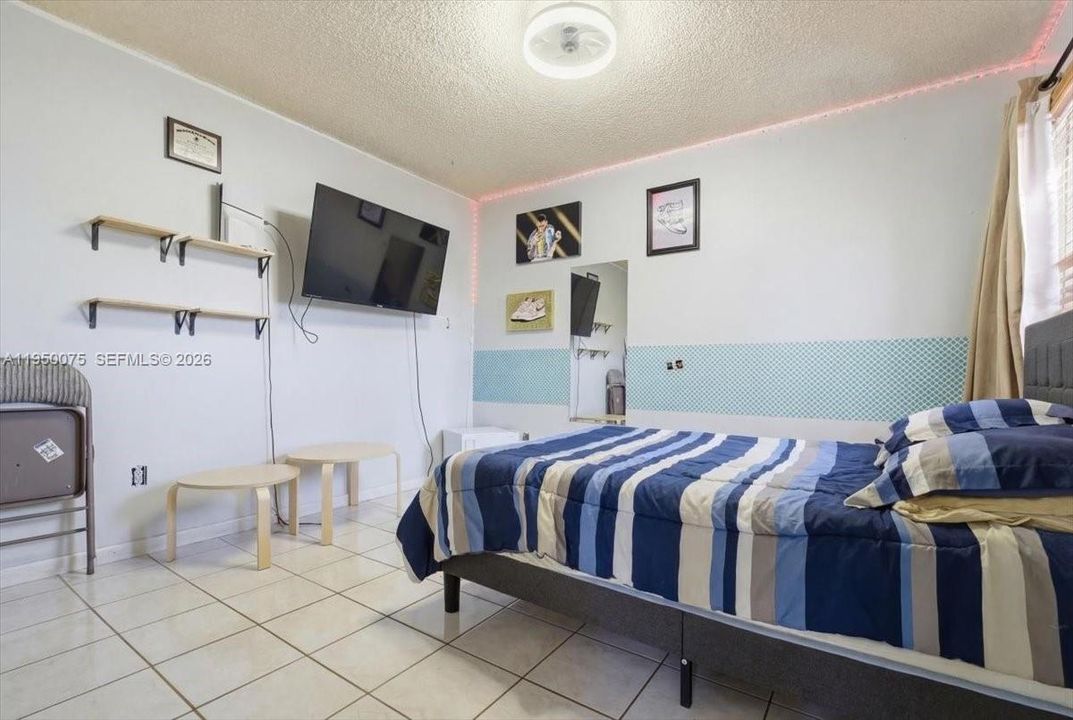 En Venta: $389,000 (3 camas, 2 baños, 1156 Pies cuadrados)