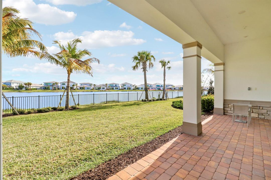 Large Lanai