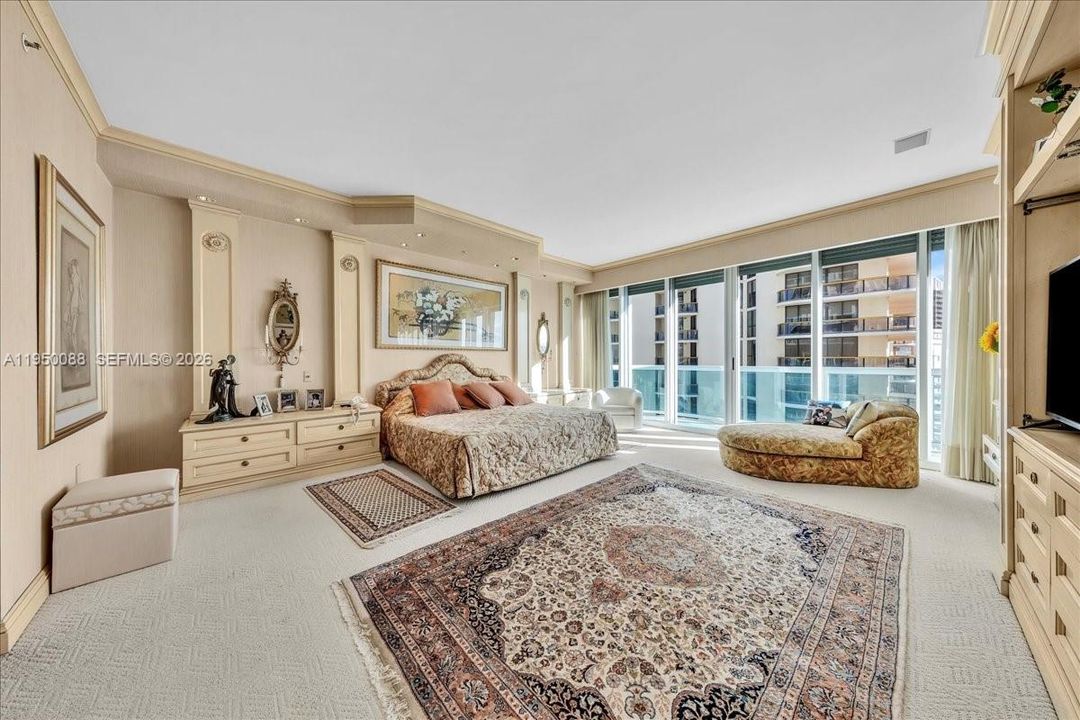 For Sale: $3,850,000 (2 beds, 4 baths, 3110 Square Feet)