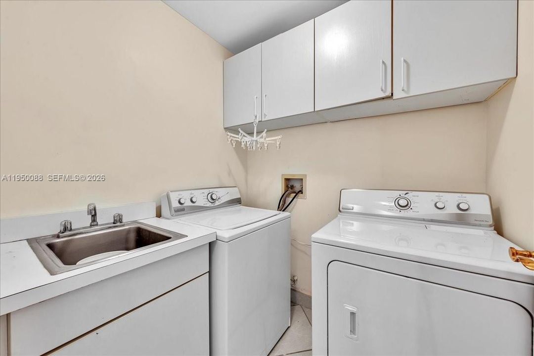 For Sale: $3,850,000 (2 beds, 4 baths, 3110 Square Feet)