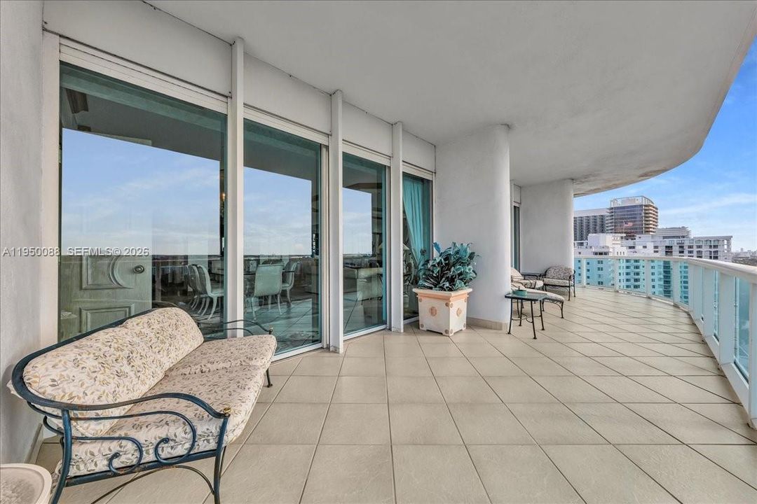 For Sale: $3,850,000 (2 beds, 4 baths, 3110 Square Feet)