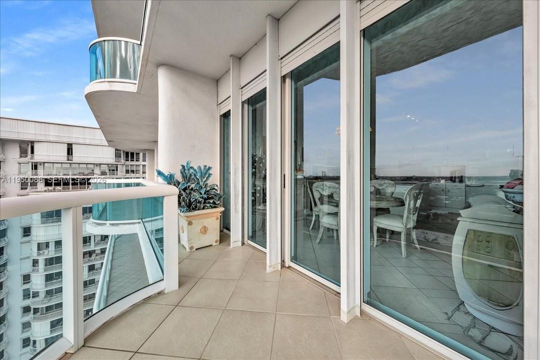 For Sale: $3,850,000 (2 beds, 4 baths, 3110 Square Feet)