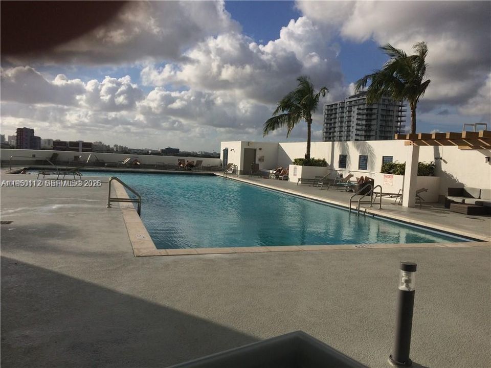 En Venta: $358,000 (1 camas, 1 baños, 791 Pies cuadrados)