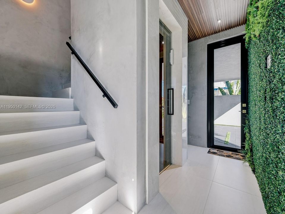 En Venta: $4,990,000 (5 camas, 5 baños, 3767 Pies cuadrados)