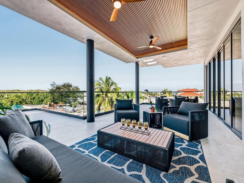 En Venta: $4,990,000 (5 camas, 5 baños, 3767 Pies cuadrados)