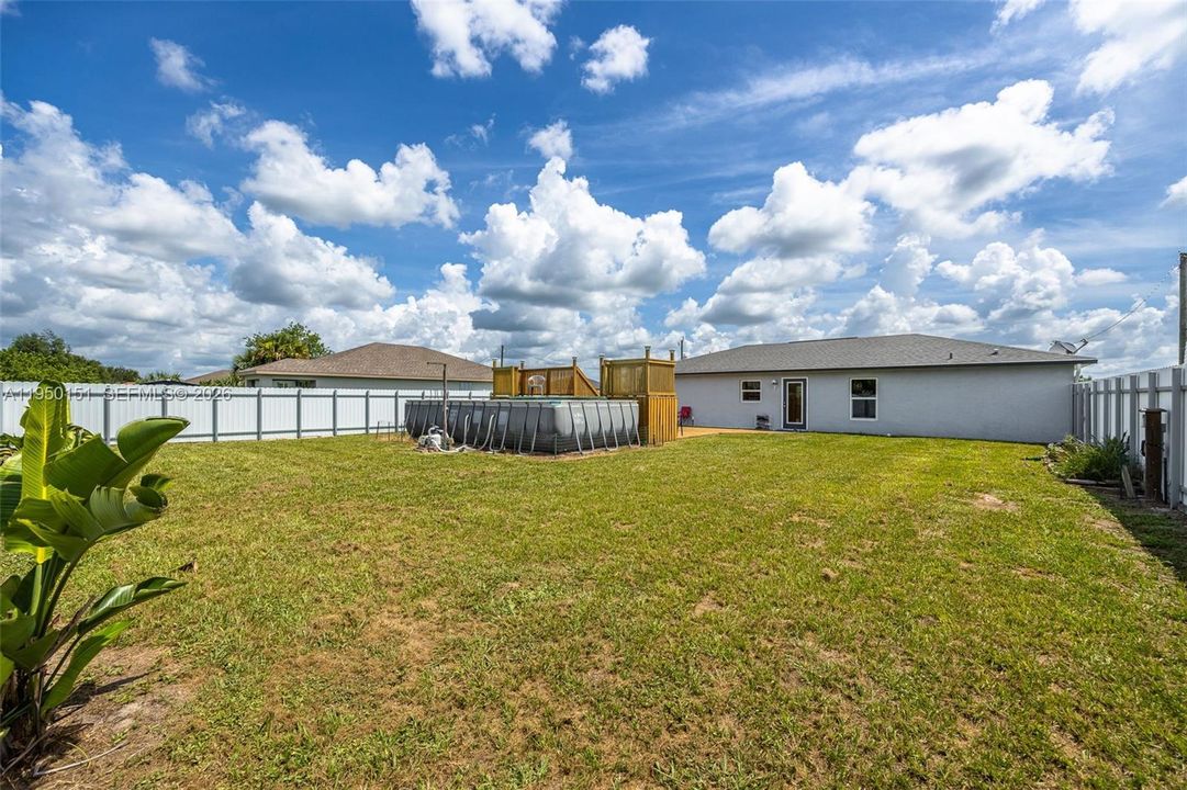 Vendido Recientemente: $269,000 (3 camas, 2 baños, 1204 Pies cuadrados)