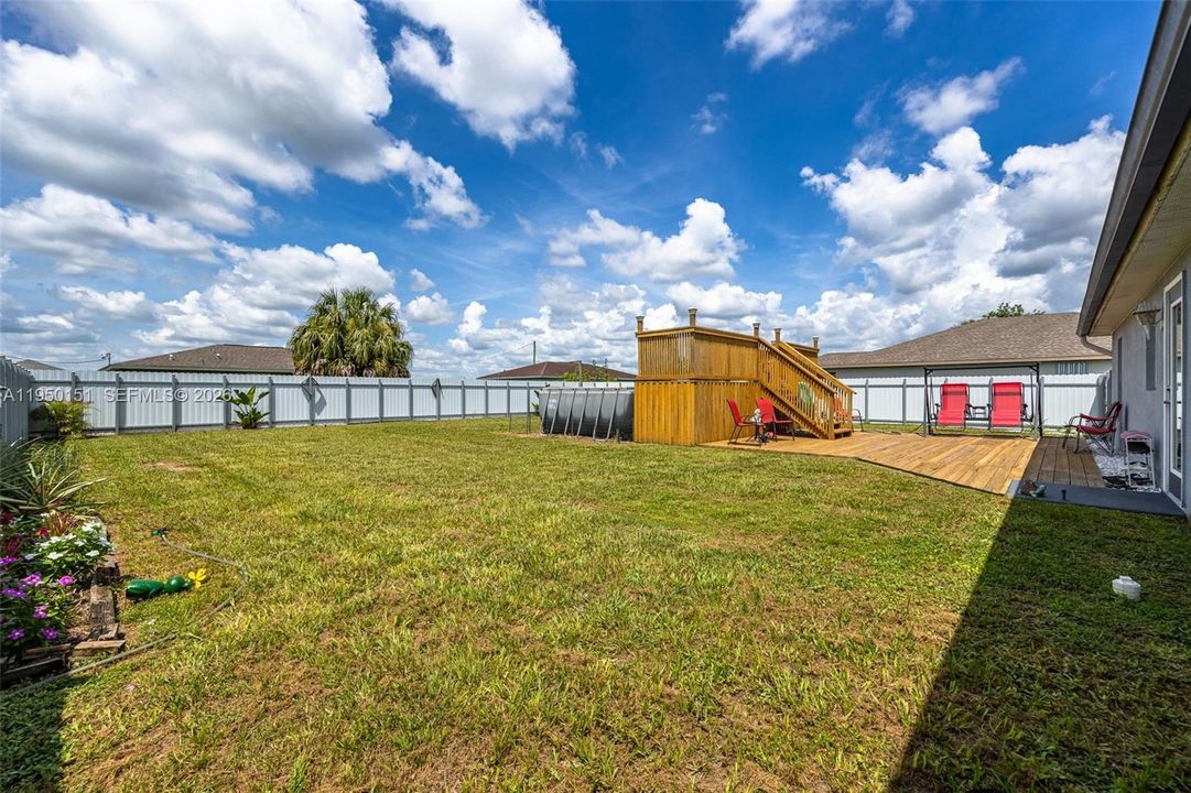 Vendido Recientemente: $269,000 (3 camas, 2 baños, 1204 Pies cuadrados)