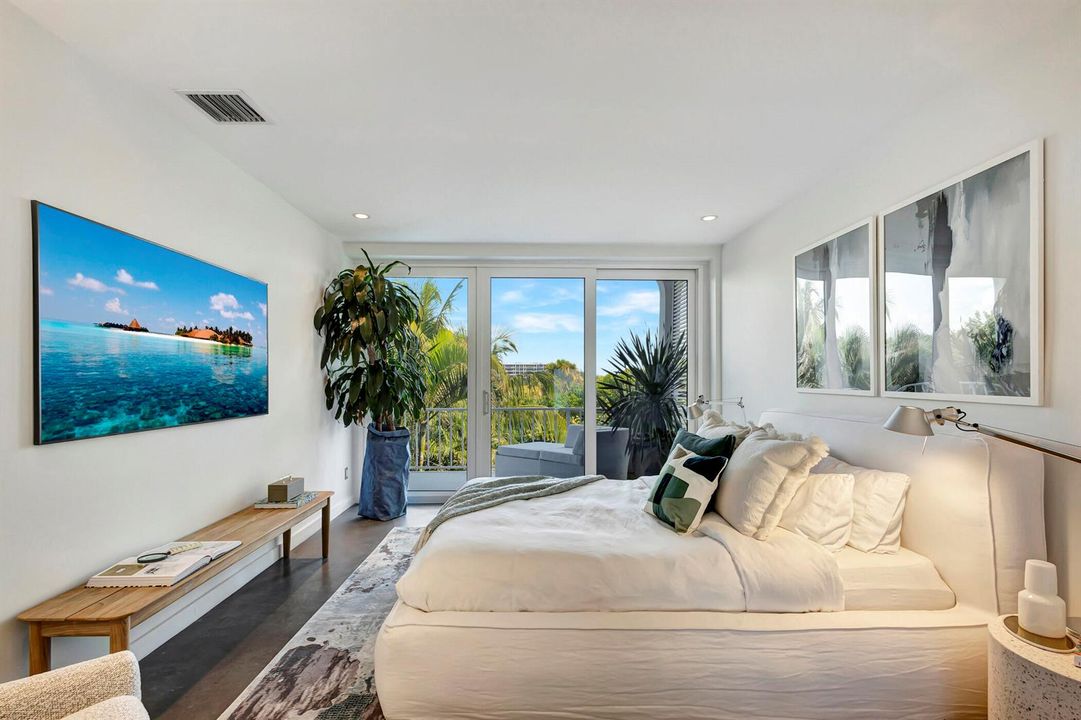 Guest bedroom