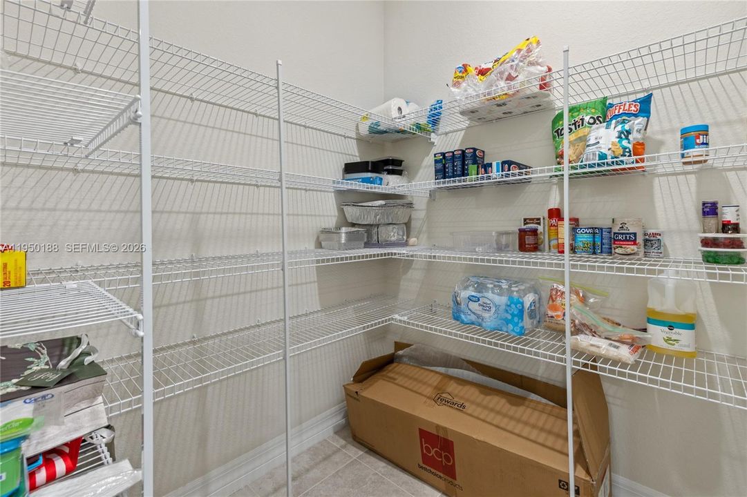 На продажу: $675,000 (5 спален, 3 ванн, 2809 Квадратных фут)