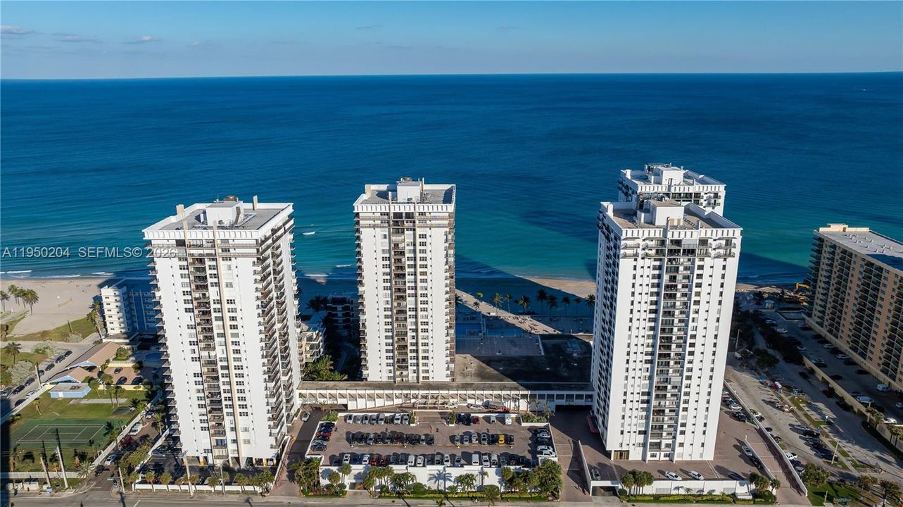 En Venta: $699,000 (2 camas, 2 baños, 1070 Pies cuadrados)