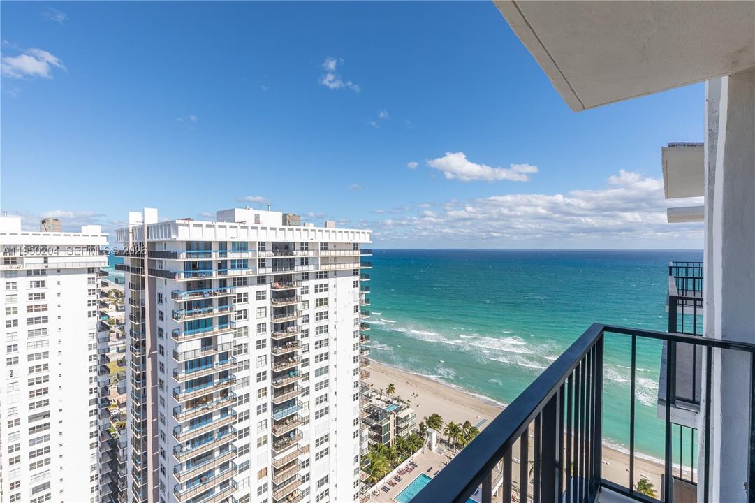 En Venta: $699,000 (2 camas, 2 baños, 1070 Pies cuadrados)