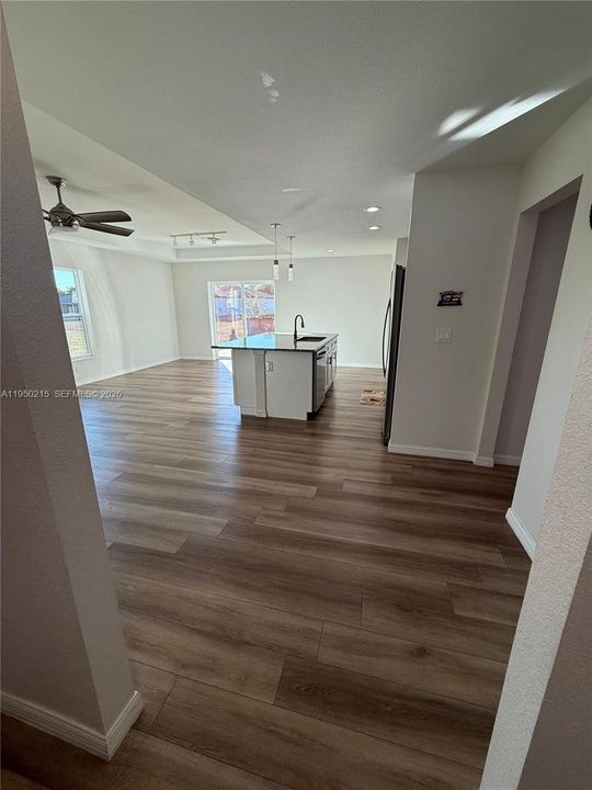 В аренду: $1,800 (3 спален, 2 ванн, 1400 Квадратных фут)