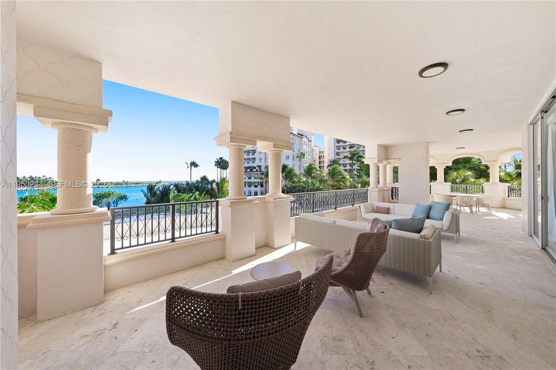 For Sale: $10,900,000 (4 beds, 4 baths, 3690 Square Feet)