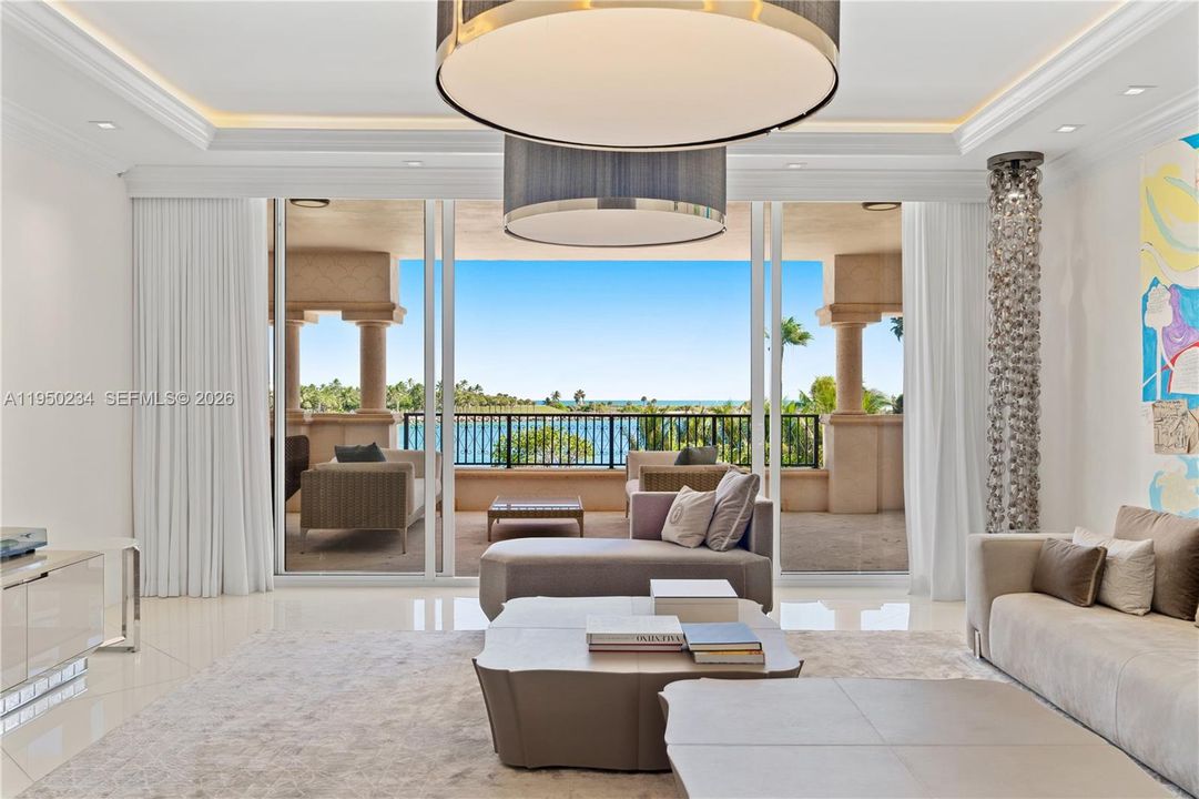 For Sale: $10,900,000 (4 beds, 4 baths, 3690 Square Feet)