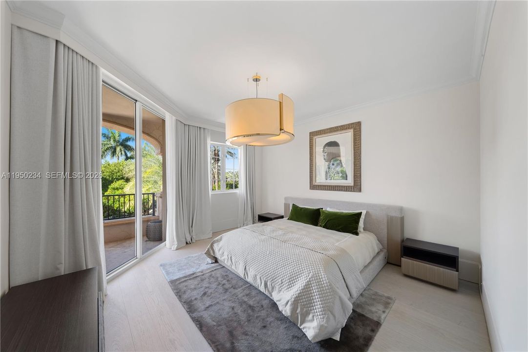 For Sale: $10,900,000 (4 beds, 4 baths, 3690 Square Feet)