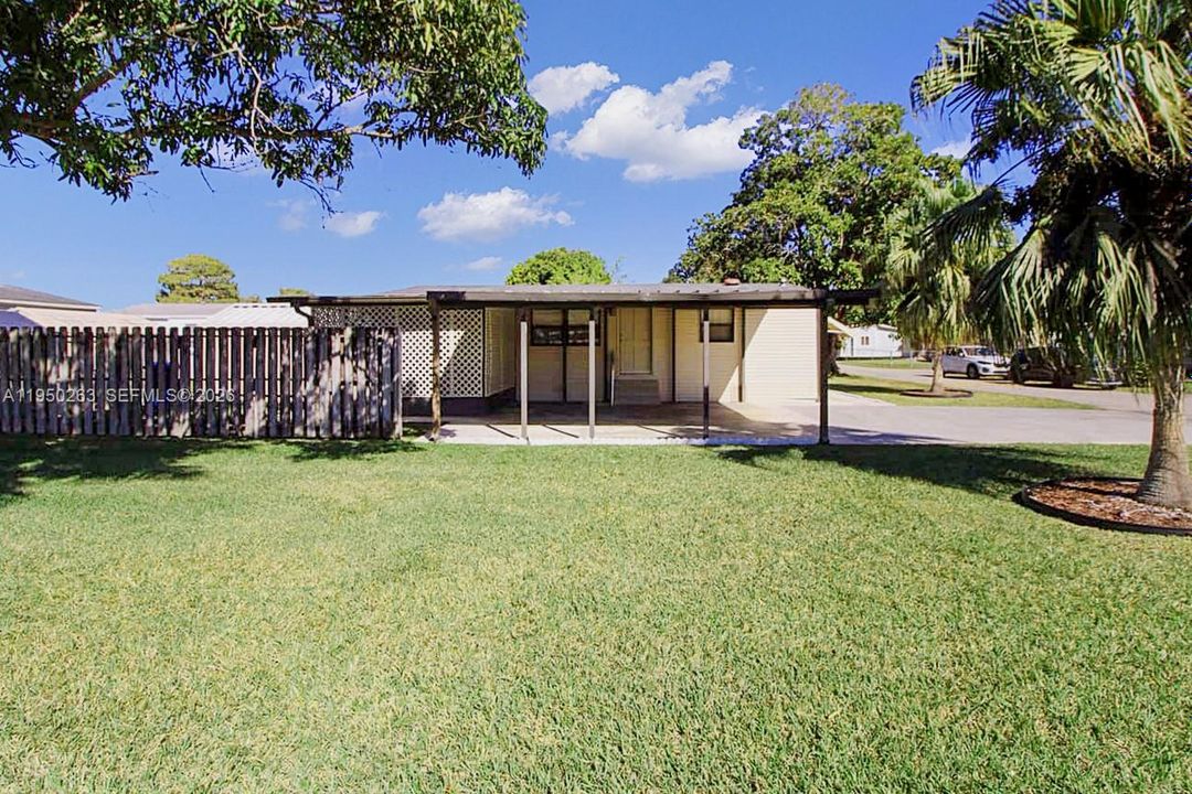 Activo con contrato: $255,000 (3 camas, 2 baños, 1170 Pies cuadrados)